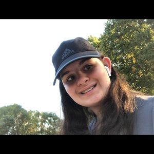 Meet your Posher, Mia